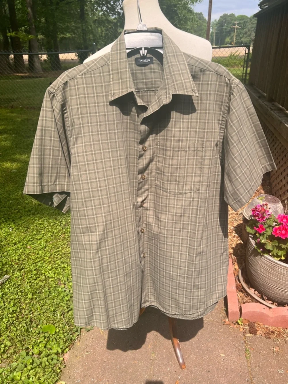 Van Heusen Olive Green Plaid Short-Sleeve Button-Down Shirt